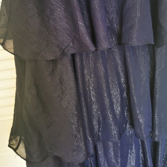 Formal dress - Picture 5 of 6